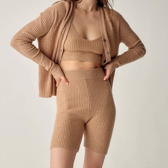 Mira Knitted Biker Short - Picture 1 of 8